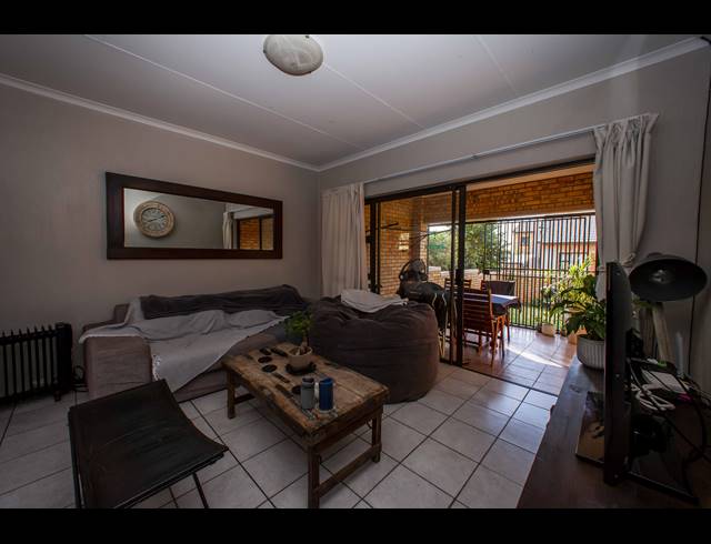 2 BEDROOM SECTIONAL TITLE TO LET IN WILGEHEUWEL